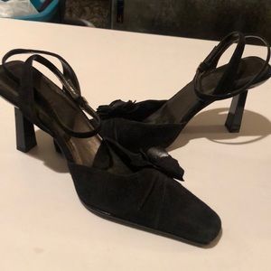 Sam & Libby size 10 Black suede heels ankle wrap suede square toe & heel
